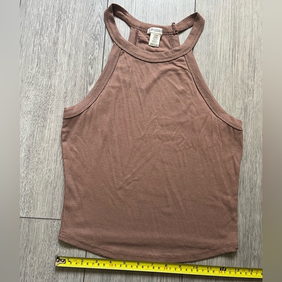 Light brown halter crop top in large from Fashion Nova - Picture 5 of 10